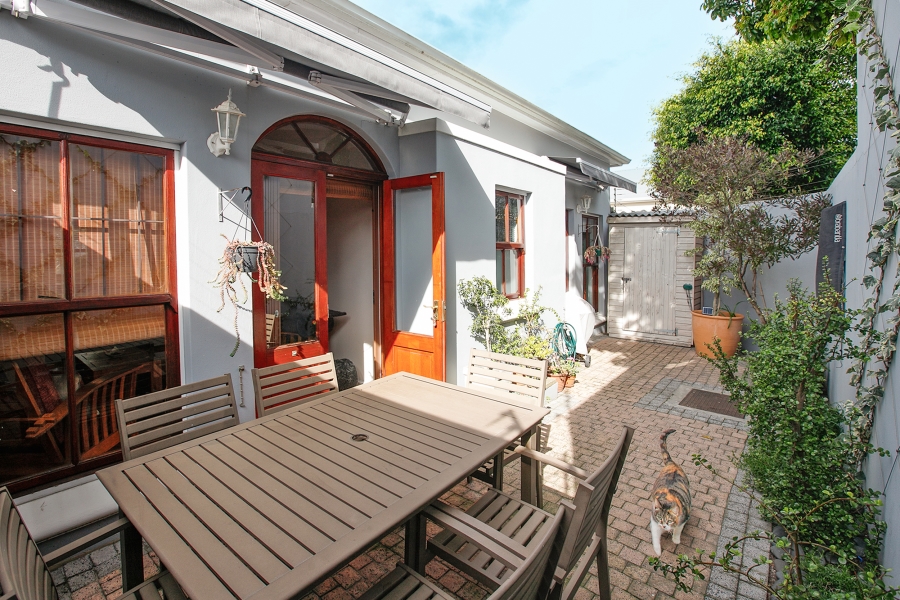 2 Bedroom Property for Sale in Harfield Village Western Cape